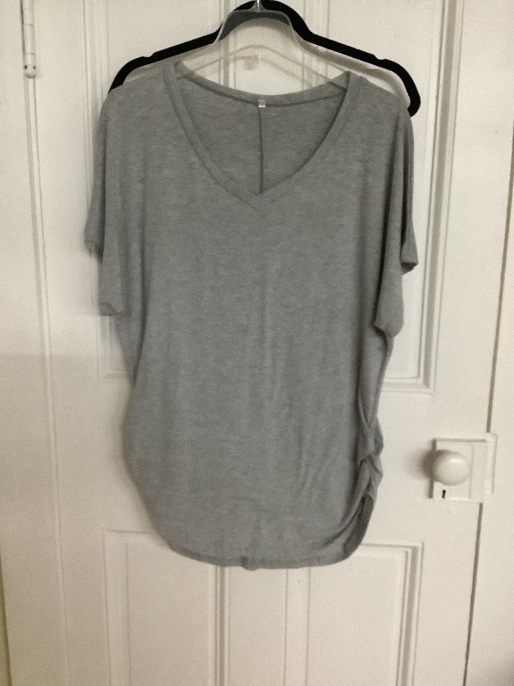 Women’s Gray Vneck T-shirt Xlg